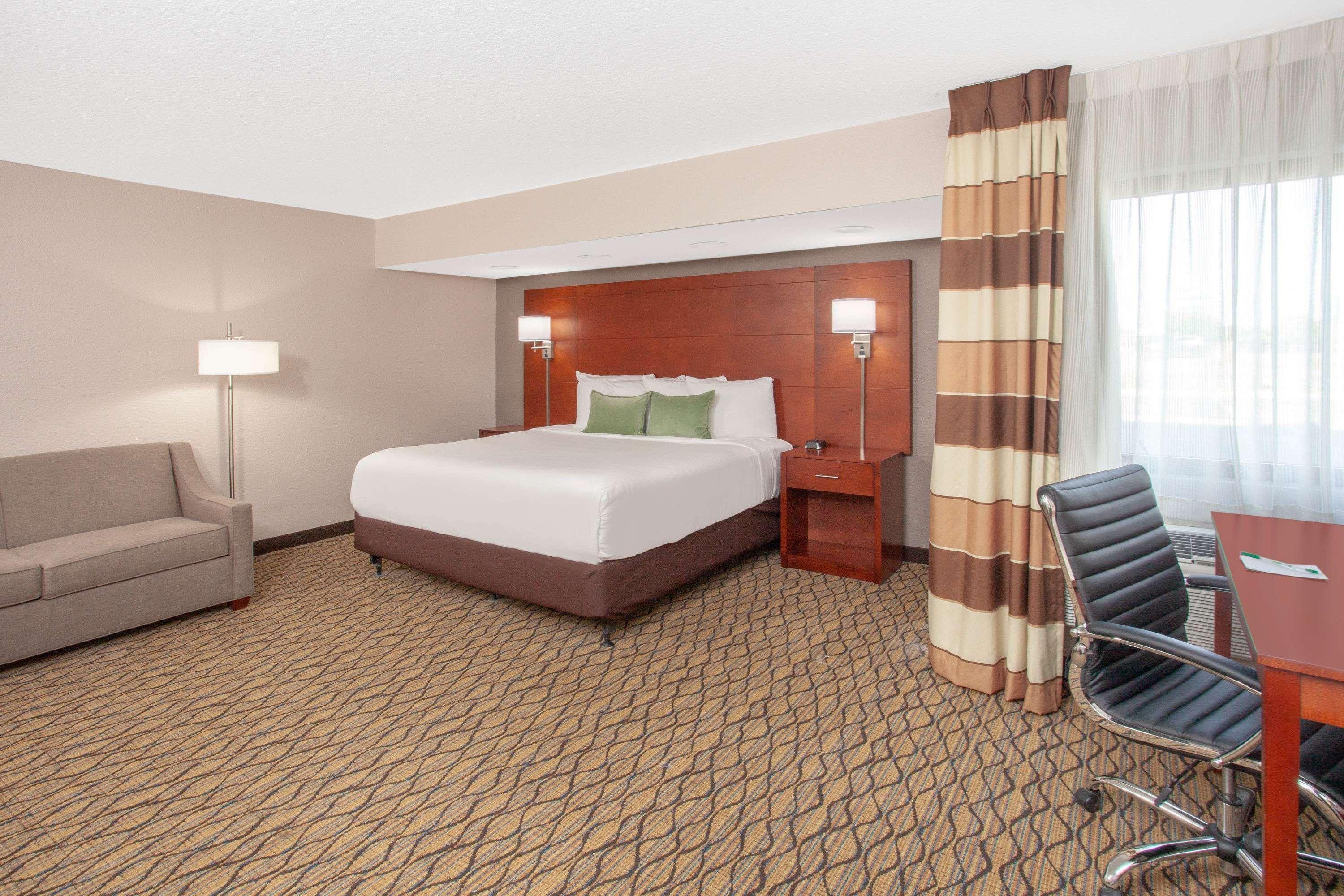 Wyndham Garden Fort Wayne Exterior photo