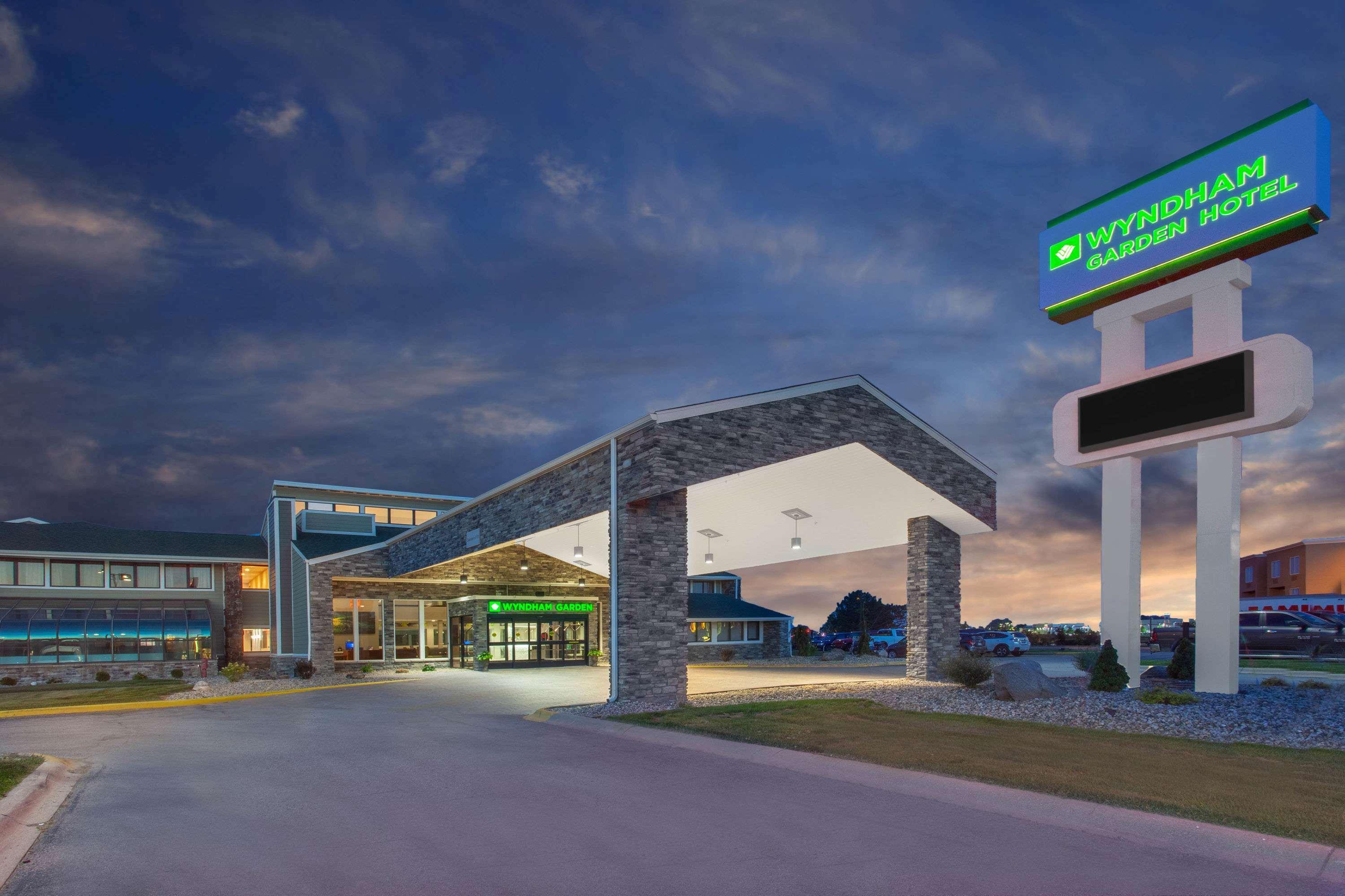 Wyndham Garden Fort Wayne Exterior photo