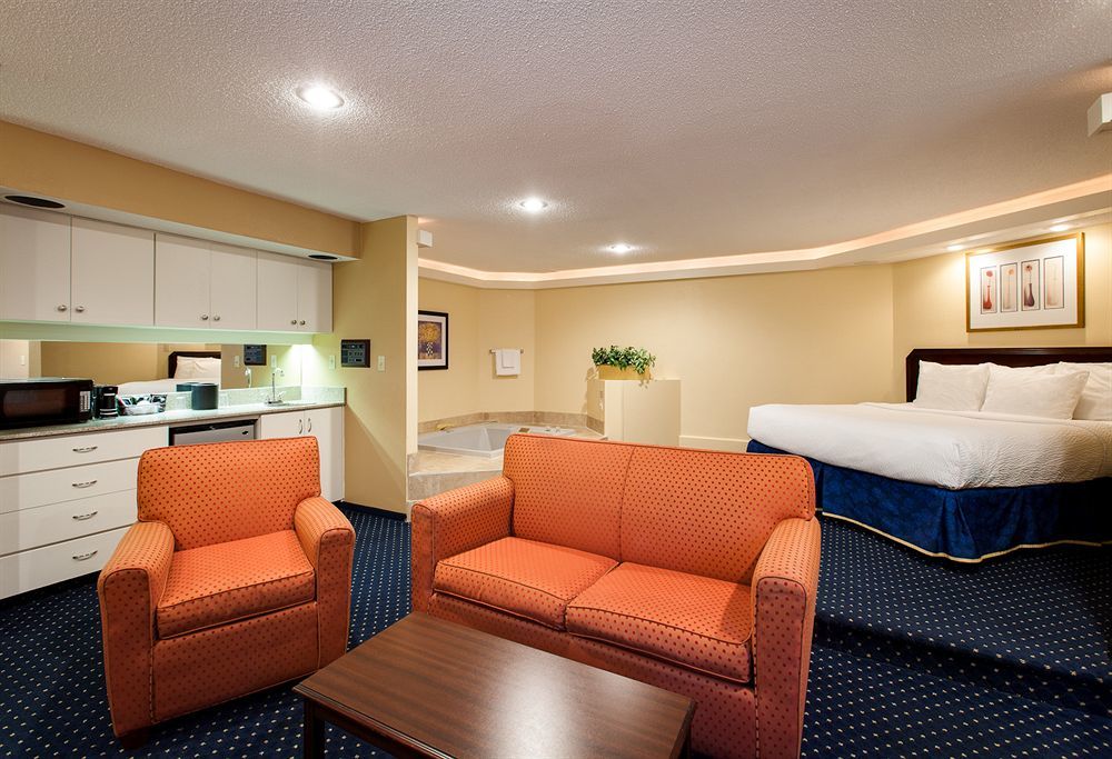 Wyndham Garden Fort Wayne Exterior photo